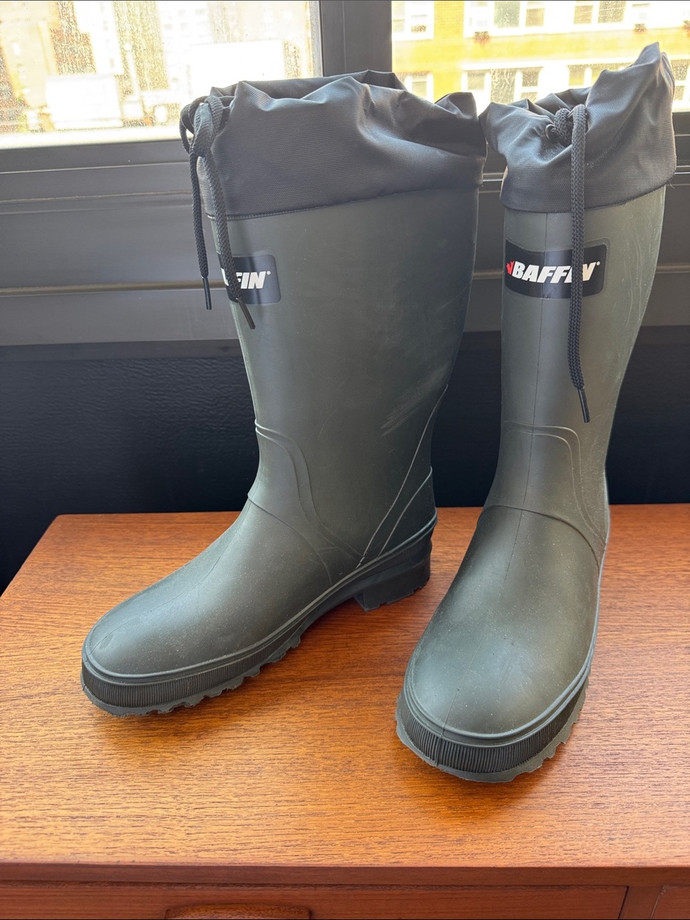 Baffin Olive Green Rubber Drawstring Rain Boots